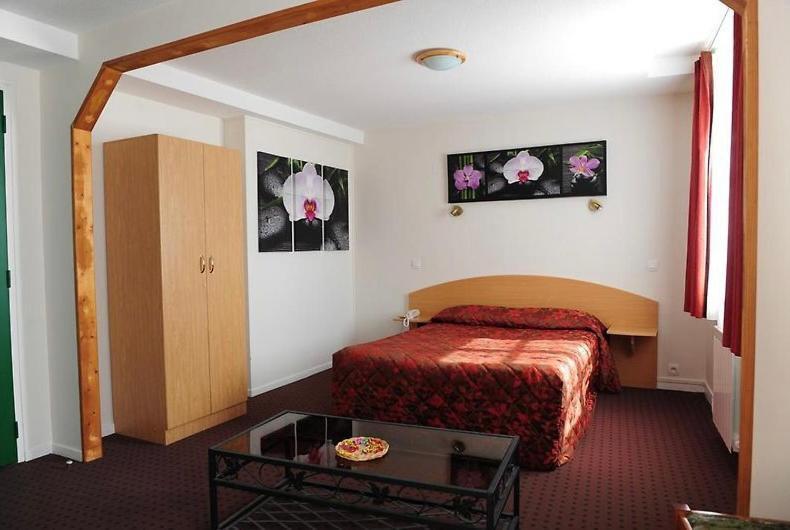 Launois-sur-Vence Logis Hotel Le Val De Vence מראה חיצוני תמונה